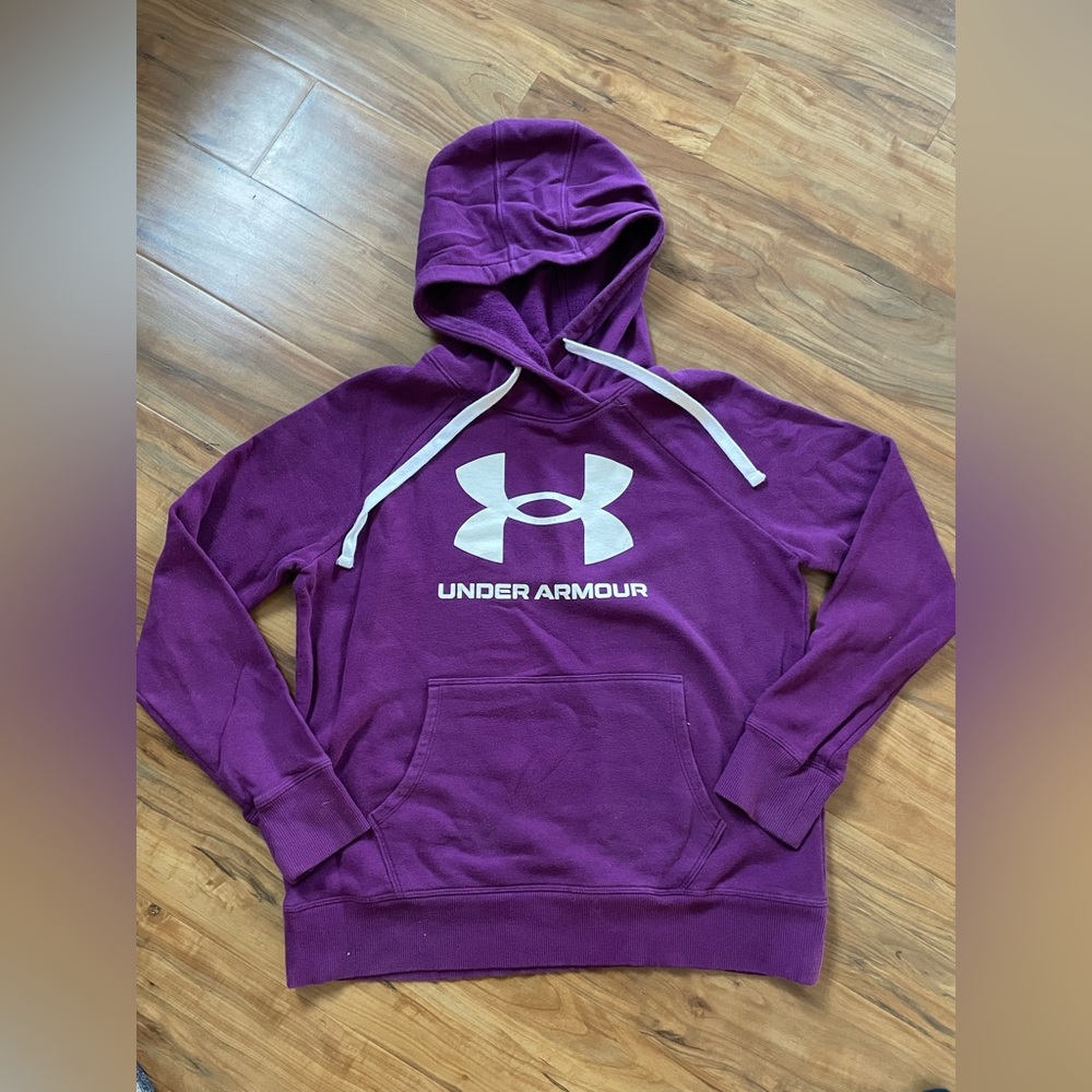 Women’s Under Armour Sweatshirt - Size Small